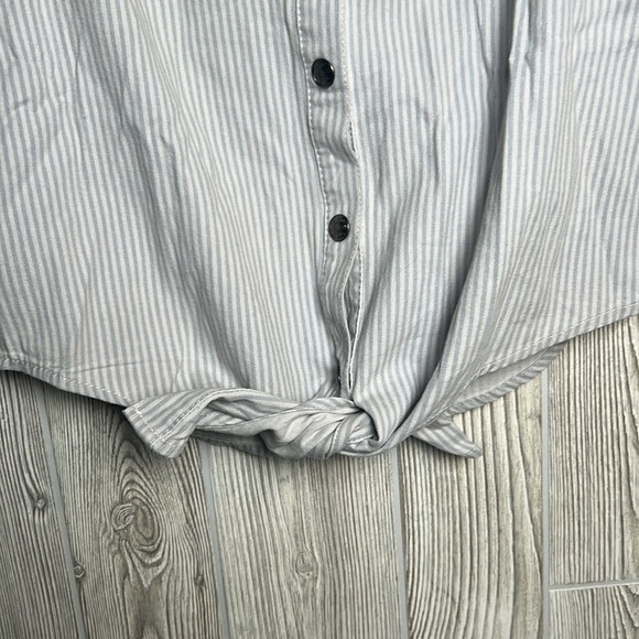 Lone Star Blue & White Striped Sleeveless Western Front Tie Button Down Top Sz M - Picture 3 of 4